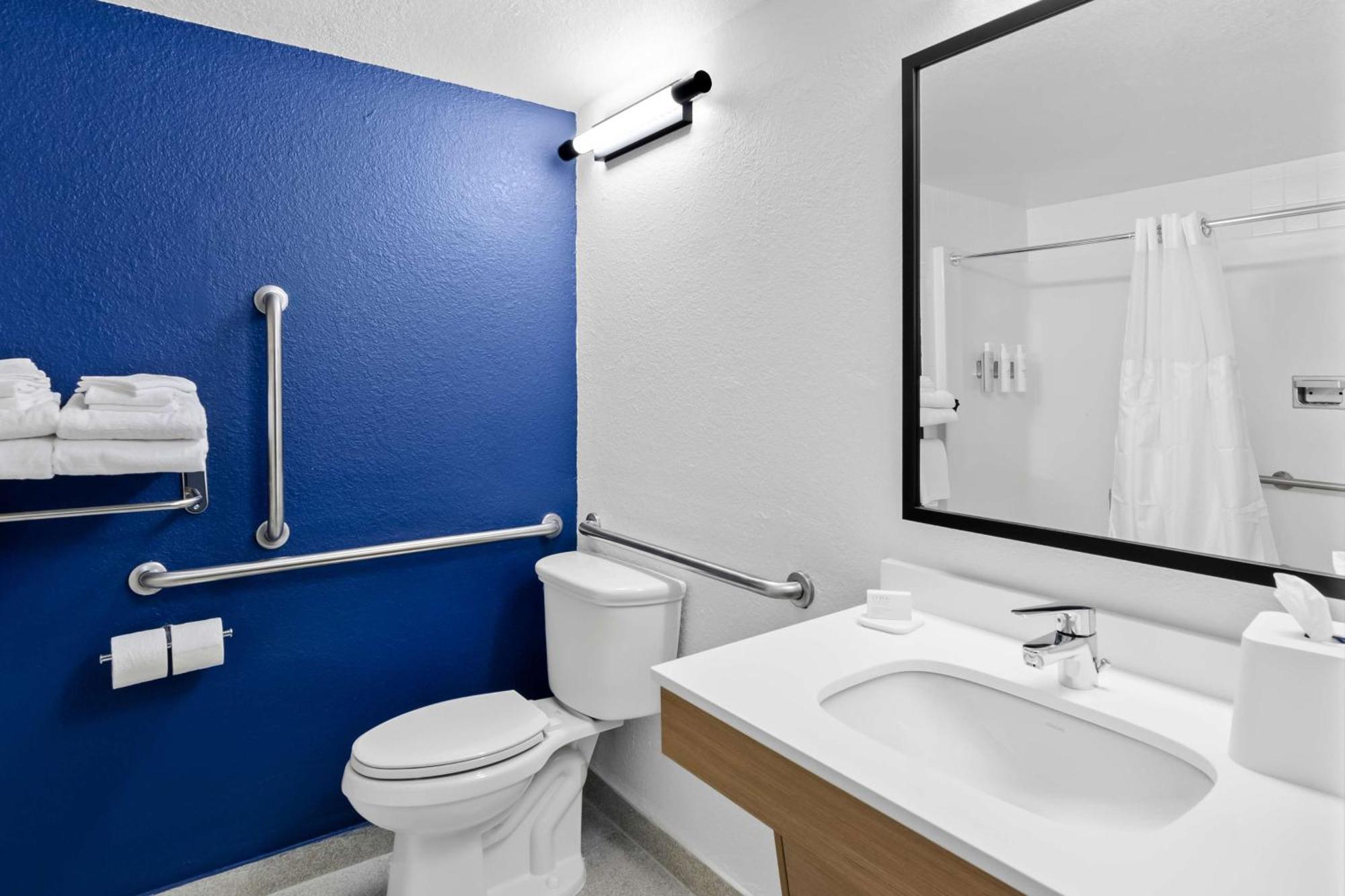 Spark By Hilton Daleville Roanoke North Экстерьер фото