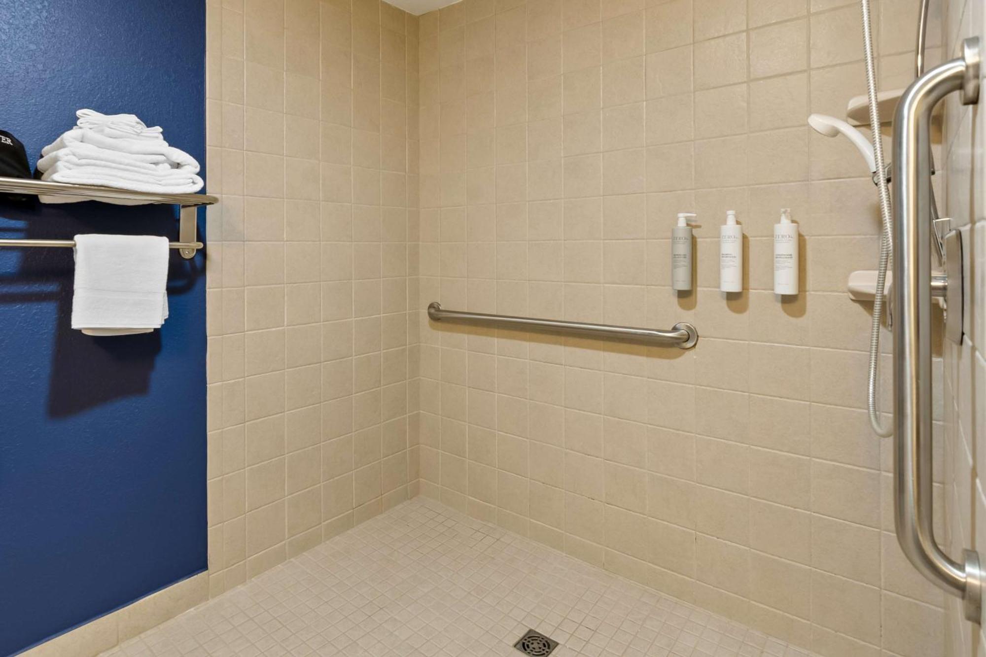 Spark By Hilton Daleville Roanoke North Экстерьер фото