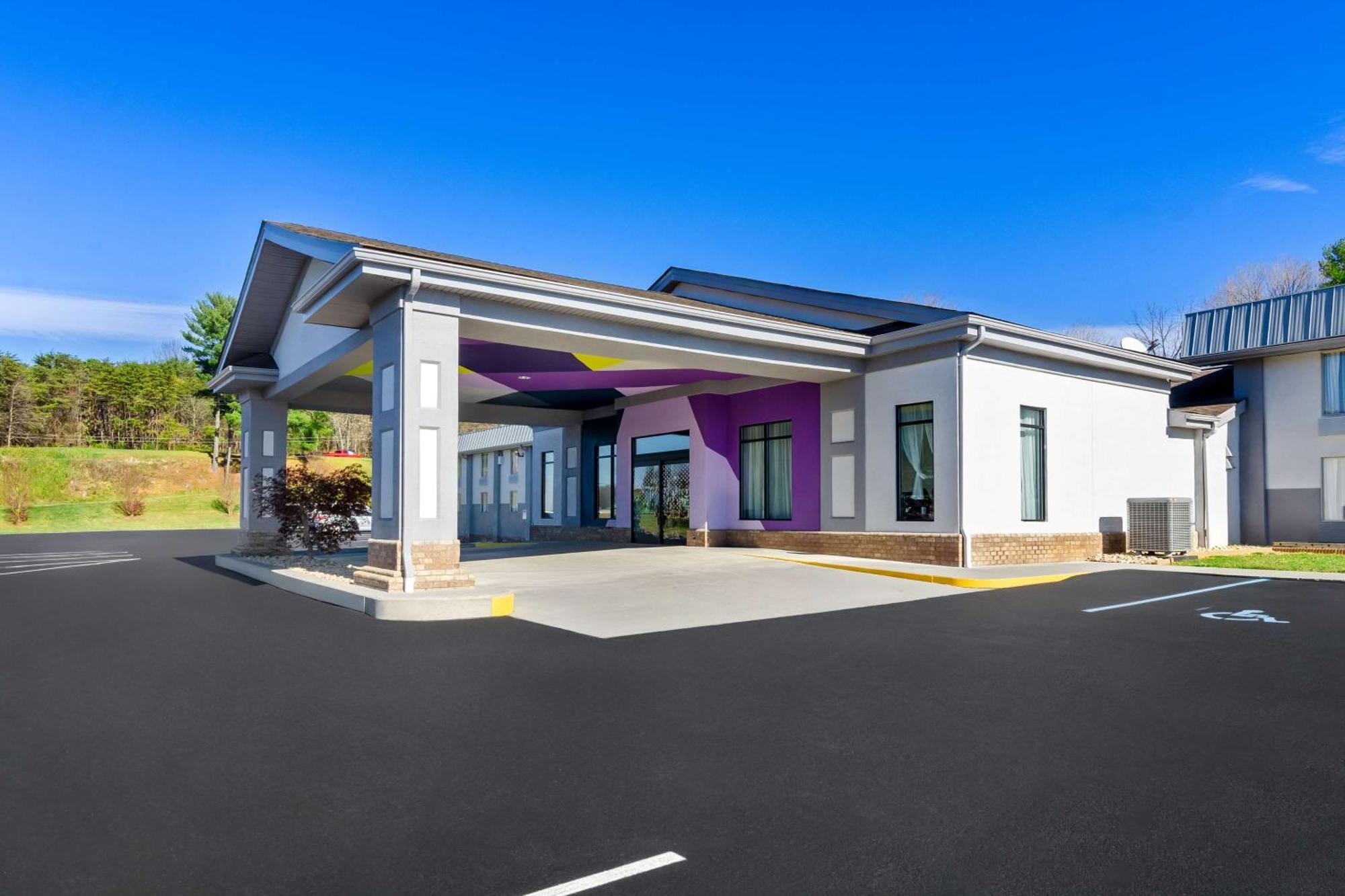 Spark By Hilton Daleville Roanoke North Экстерьер фото
